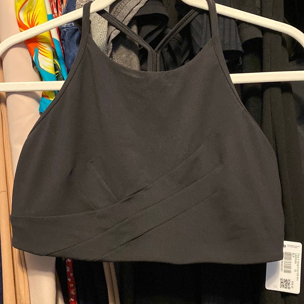 🍋🍋 NWT Lululemon flow y wrap front high neck bra
